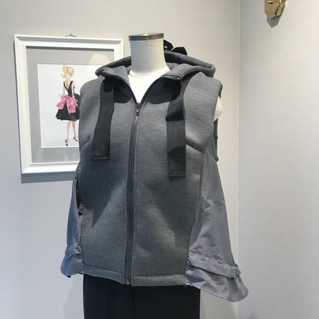 2-074  グレー　中綿ベスト　ML(ワンサイズ)  セレクト商品