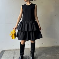 10-129    黒　Ｗフリルワンピース　(ニット素材)   ＸＬ