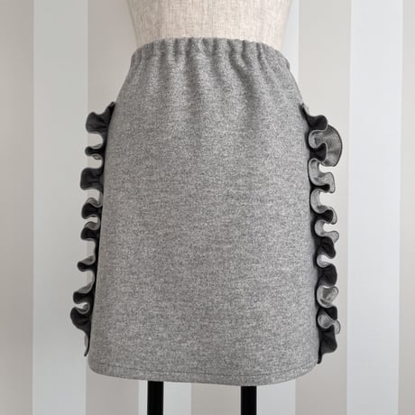 1-088     ライトグレーウール風　サイドフリルスカート　フリー(Ｍ)