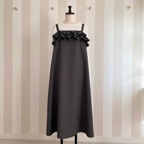 6-102    グレー　Ｗ胸フリルワンピース　ロング　ＸＬ