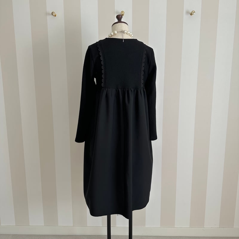 12-070 黒 長袖フロントスカラップワンピース M | capriciousmie