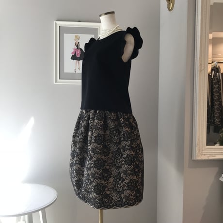 12-254  ベージュ×黒レースボンディング　タックスカート　フリー（Ｌ）