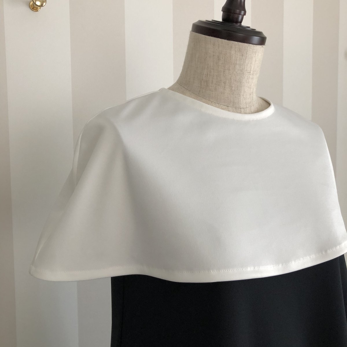 7-038 白 ケープ衿 フリー | capriciousmie