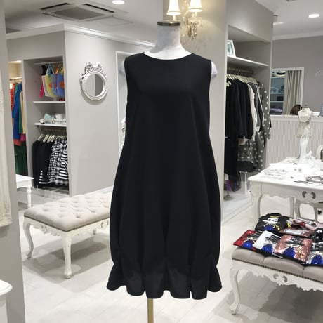3-257  黒　クルミワンピース　ML