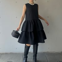 9-144    黒　Ｗフリルワンピース　長め　(ニット素材)  ＭＬ