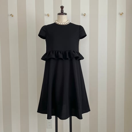 6-030     黒ハニカム　胸フリルワンピース　キャップスリーブ　ＸＬ