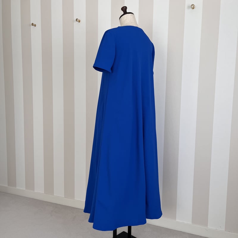 極美品　アンタイトル　ロイヤルブルー　半袖 ひざ丈ワンピース ♥ラスト1枚♥ロイヤルブルー×裾フラワー切り替えワンピース