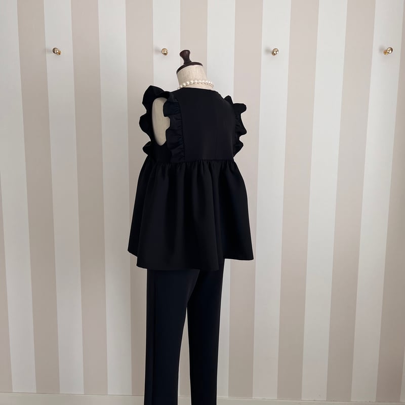 Lodge or Santos 黒 フリル付きトップス Lodge or Santos 黒 フリル付きトップス シフォンフリルトップス