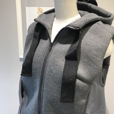 2-074  グレー　中綿ベスト　ML(ワンサイズ)  セレクト商品