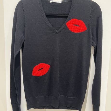 13-114     黒×赤くちびる　セーター