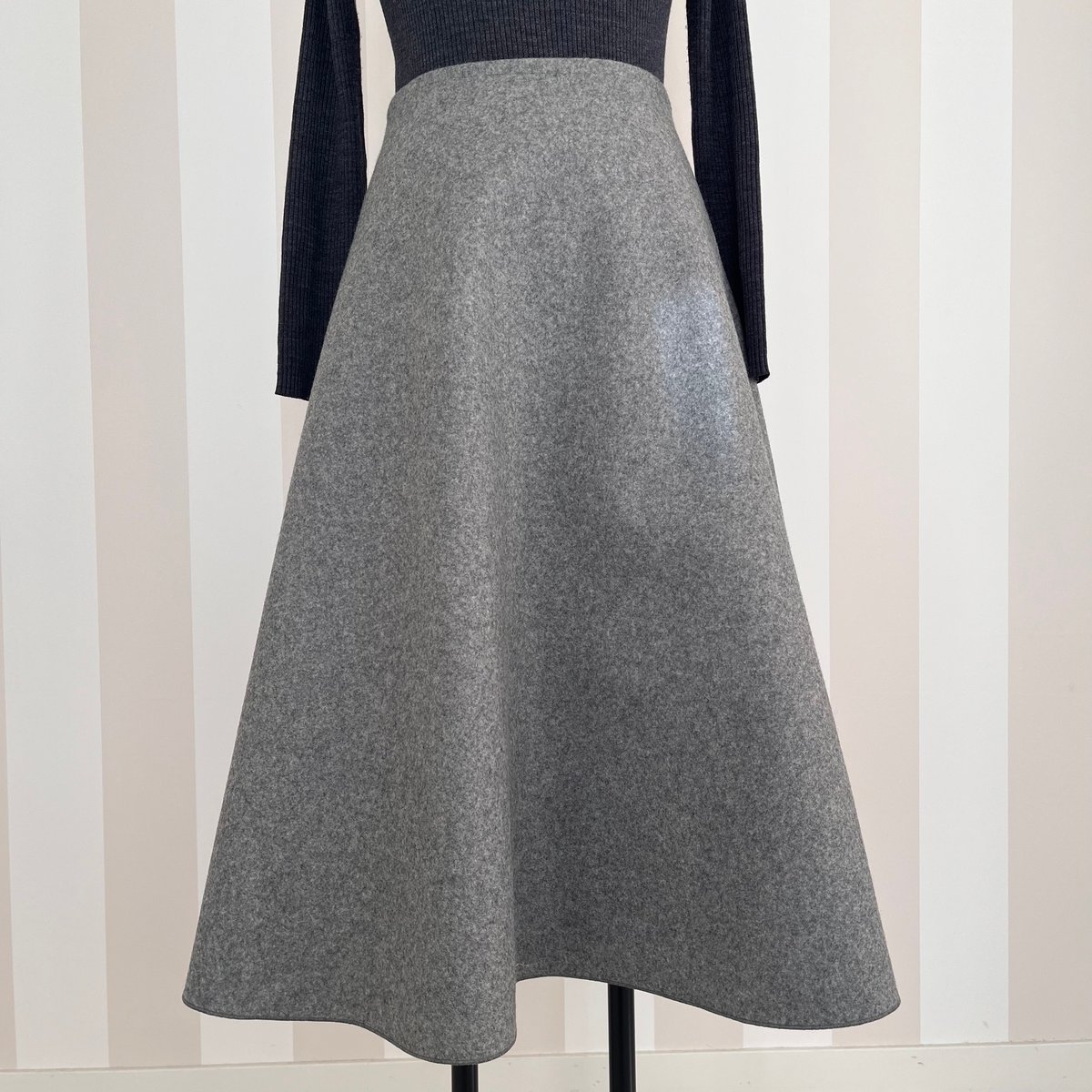 12-033 グレーウール フレアスカート ロング ファスナー M | capricio