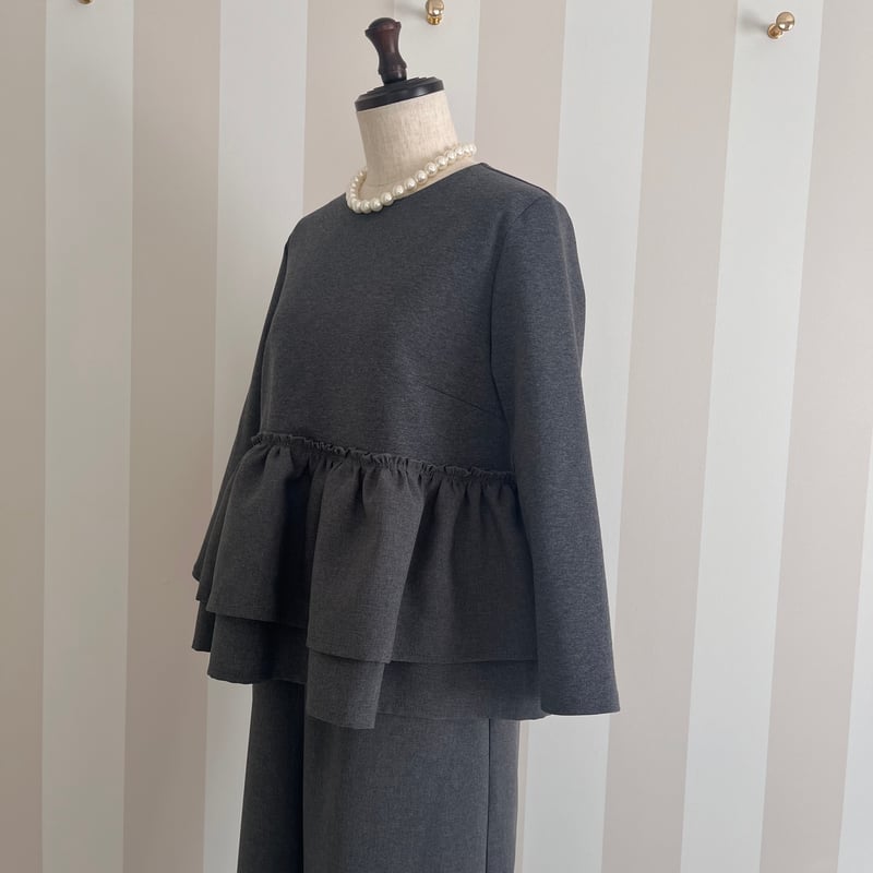 1-161 グレー 長袖 Wフリルペプラムトップス XL | capriciousmie