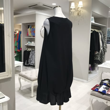 3-257  黒　クルミワンピース　ML