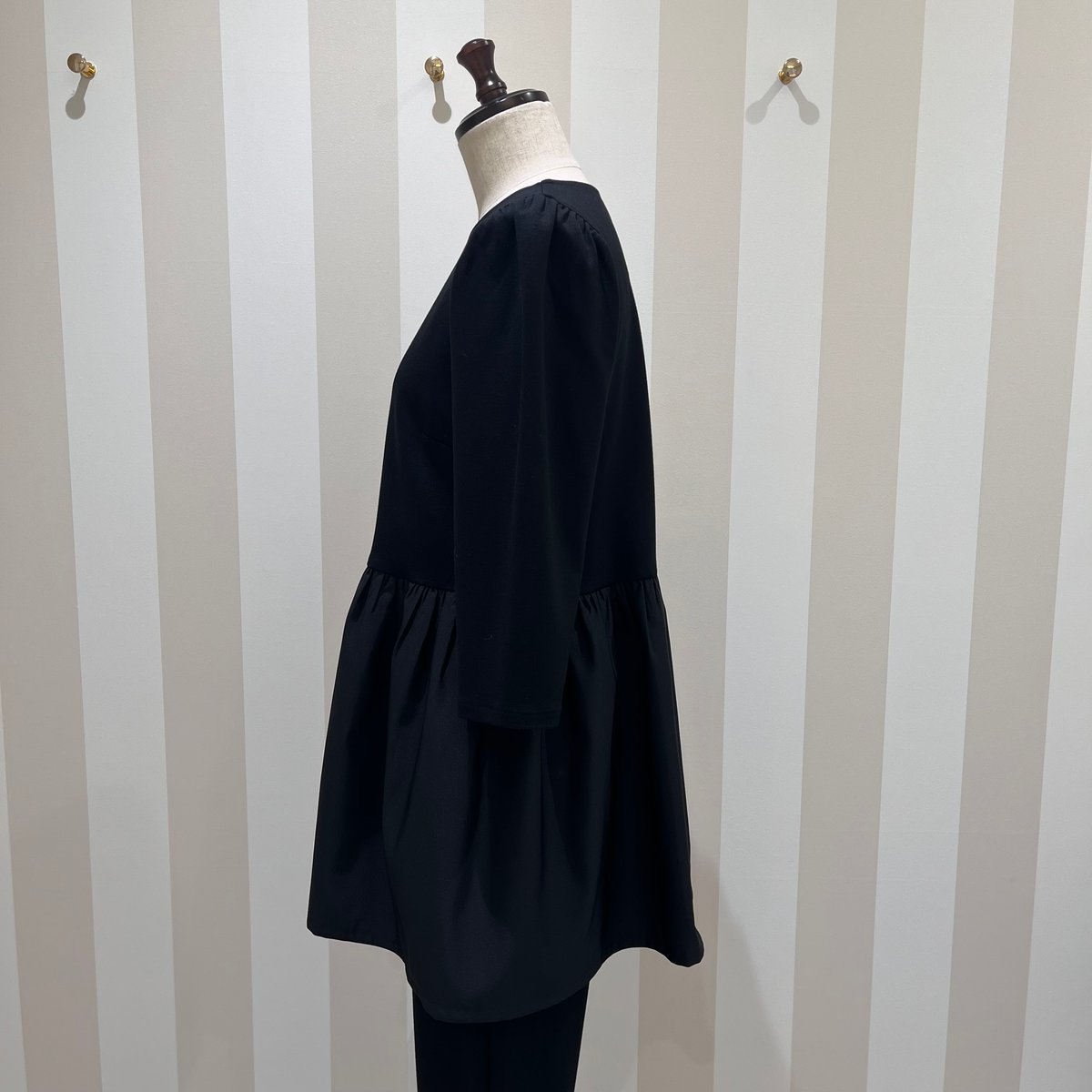 ブラックペプラム長袖トップス 30%OFF☆4-156 黒 七分ペプラムトップス 長め M | capriciousmie
