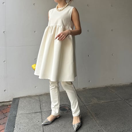 3-120    クリーム　スキニーパンツ　フリー(Ｍ)  着丈97cm