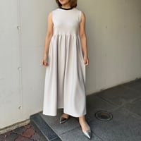 3-143    グレージュ　ドールワンピース　ロング　ＳＭ