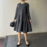 1-018    グレー　長袖ティアードワンピース　Ｍ