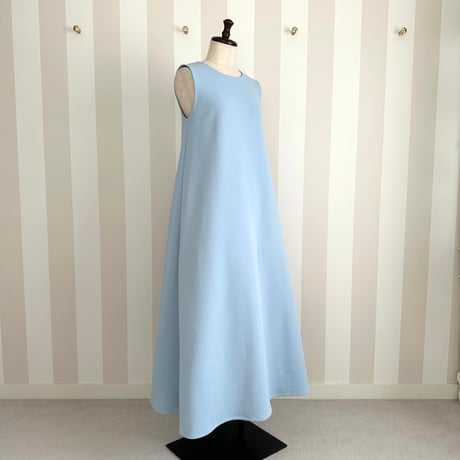 4-027   マカロンブルー　ロングワンピース　130cm着丈　Ｍ