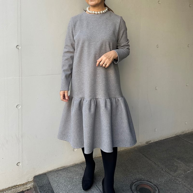 1-040 グレーウール風 フリルワンピース L | capriciousmie
