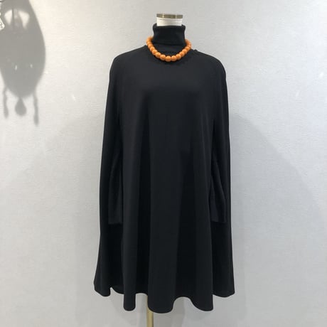 9-050   黒　ポンチョ　ロング  フリーＭ