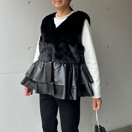 9-139   ベージュ　ファーフリルベスト　フリー　セレクト商品