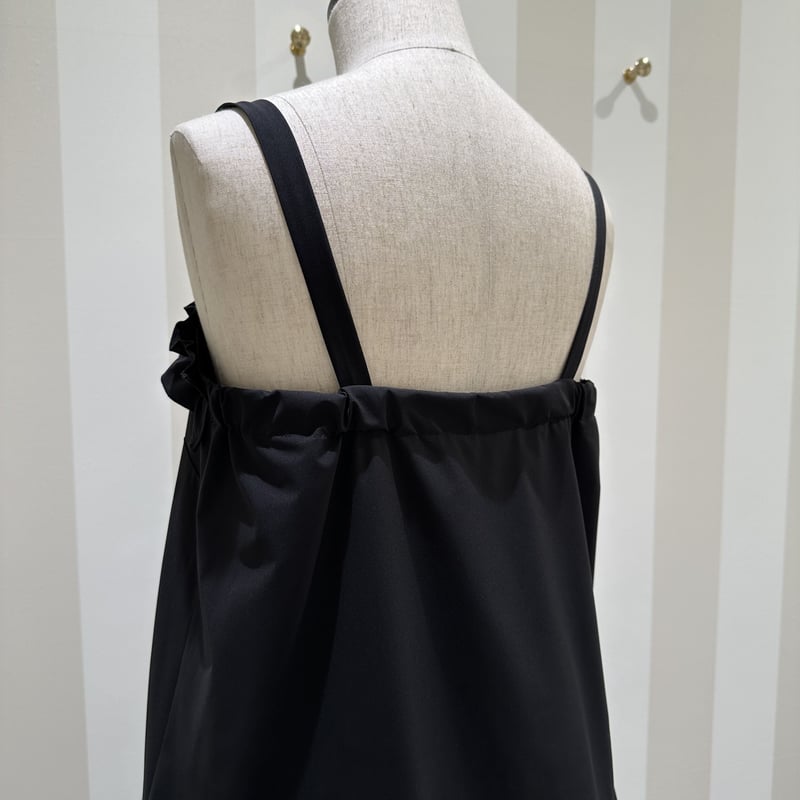 Rene 2024 パールショルダー 胸フリルキャミワンピース ブラック Rene 2024 パールショルダー 胸フリルキャミワンピース ブラック