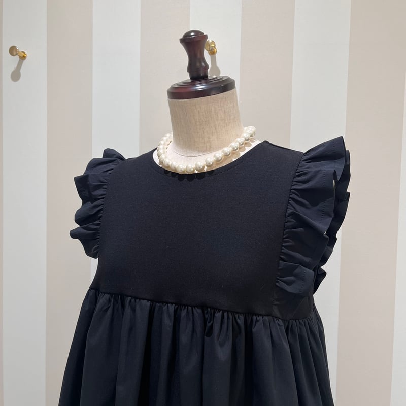 フリル付き黒ワンピース フリル付きワンピース キャミワンピース マッチングフリル付き