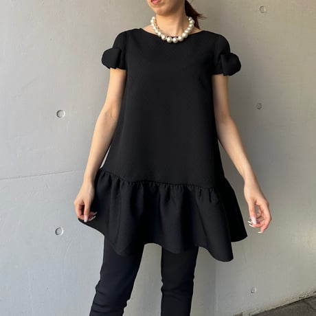 6-077    黒パフィ　袖口リボンホイップチュニック　Ｍ