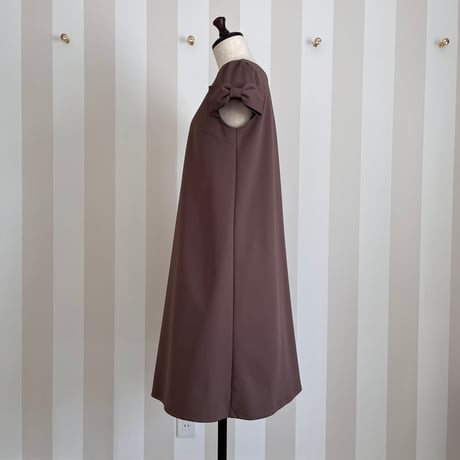 8-115    ココア　袖リボンワンピース　Ｍ