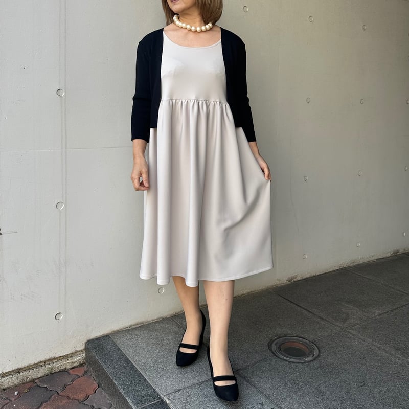 【専用です】【美品】バーバリー　ワンピース　グレージュ 3-142 グレージュ ドールワンピース SM | capriciousmie