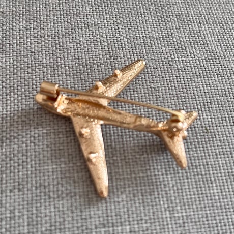 B017  ブローチ　飛行機