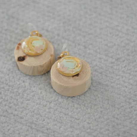 「花の光り」イヤリング
