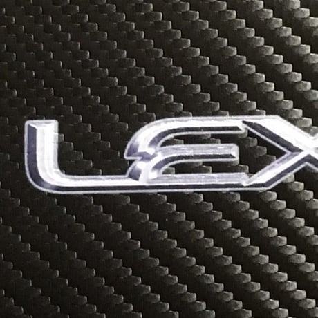 LEXUS★レクサス★カーボン調ブラックPUレザー★ラグジュアリーセンターコンソールパッド★３Dロゴ
