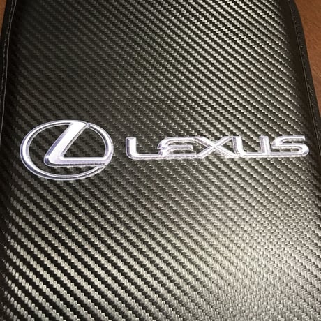 LEXUS★レクサス★カーボン調ブラックPUレザー★ラグジュアリーセンターコンソールパッド★３Dロゴ