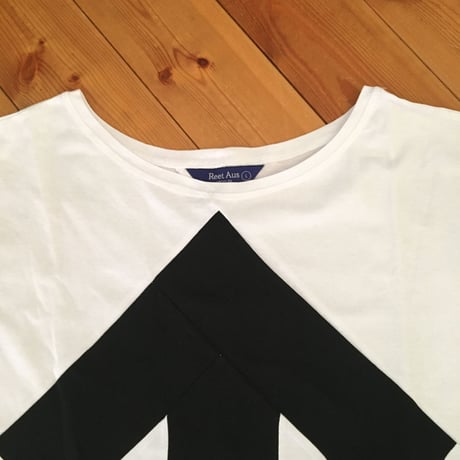 Reet Aus_ Up-Shirt Women's Black and White ( Tシャツ_レディース）
