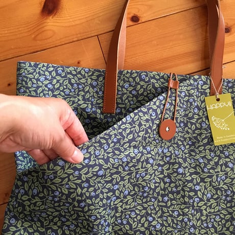 Happy Sthlm_Blueberry printed tote Large ( 2色あります）