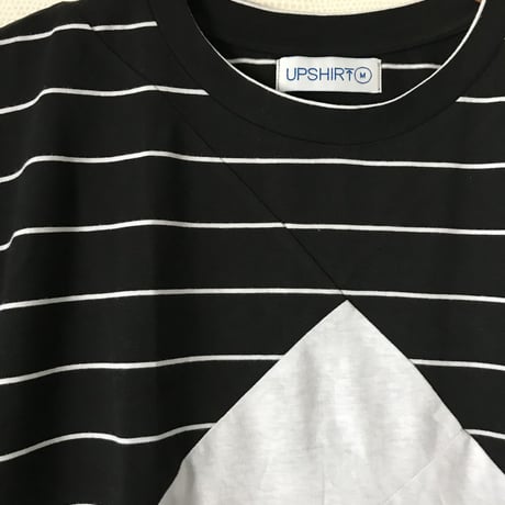 Reet Aus_ Up-Shirt_Unisex_Black stripe ( Tシャツ_ユニセックス）