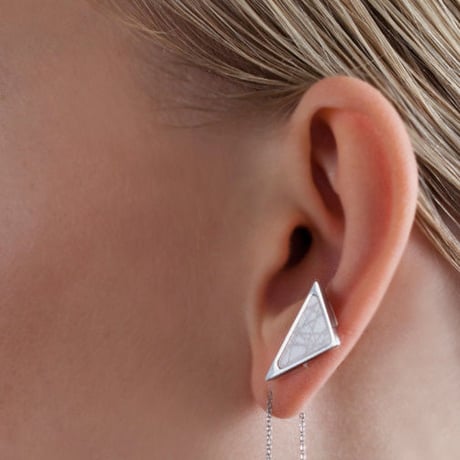 SÄGEN_Virrvarr Triangle small Earrings ( 片耳用ピアス）