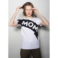 Reet Aus_ Up-Shirt for Women "MOM" ( レディースTシャツ）