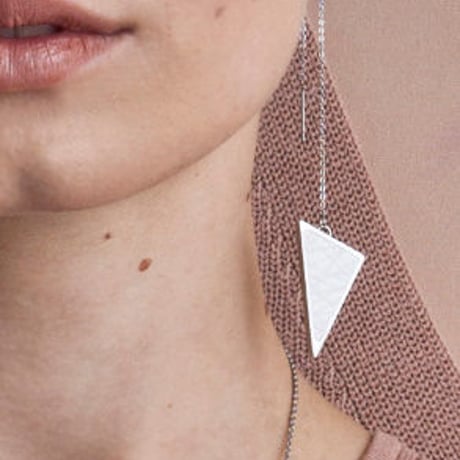 SÄGEN_Virrvarr Hanging triangle Earring (片耳用ピアス）