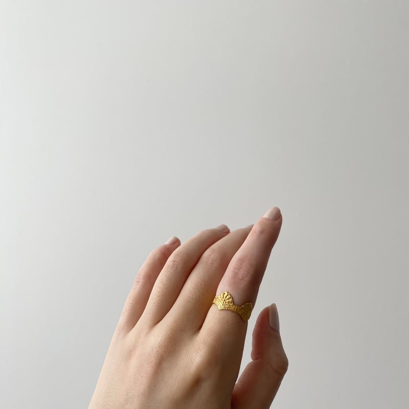 lace shell ring (gold)---203 | flavour
