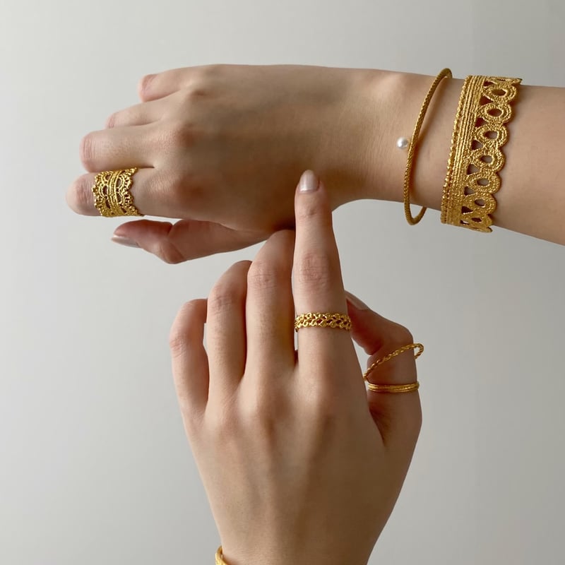 loop bangle (gold)---024 | flavour loop bangle (gold)---024 | flavour