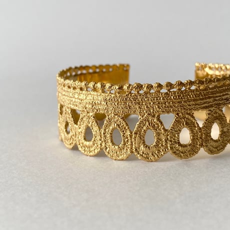 loop  bangle (gold)---024