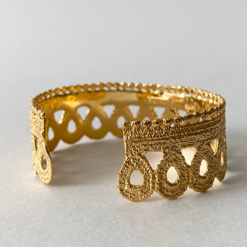 loop bangle (gold)---024 | flavour