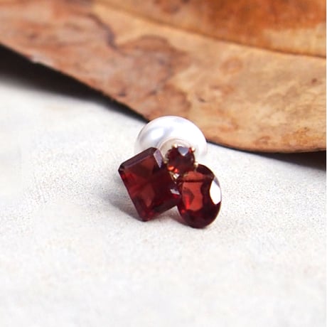 CATEGORY ビジューピアス（耳に沿うピアス） | XSORI