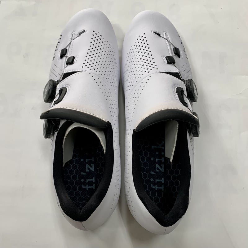 在庫品アウトレット】 Fizik フィジーク R1B (R1 BOA MEN) ホワイト 4 在庫品アウトレット】 Fizik フィジーク R1B (R1 BOA MEN) ホワイト 4