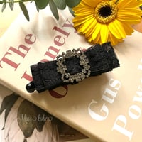 jolie banana hair clip