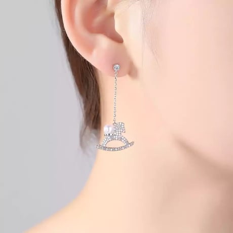 【white gold】Rocking horse pierce