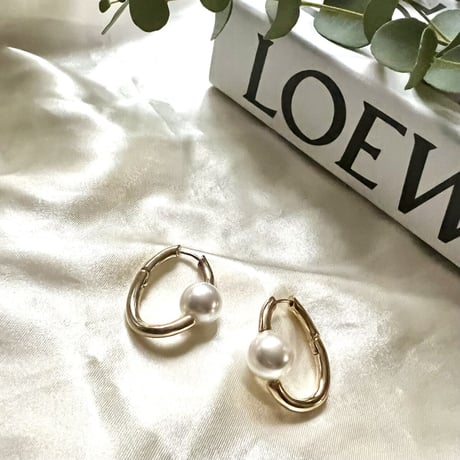 hoop in  pearl  pierce