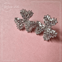 Heart flower zirconia pierce